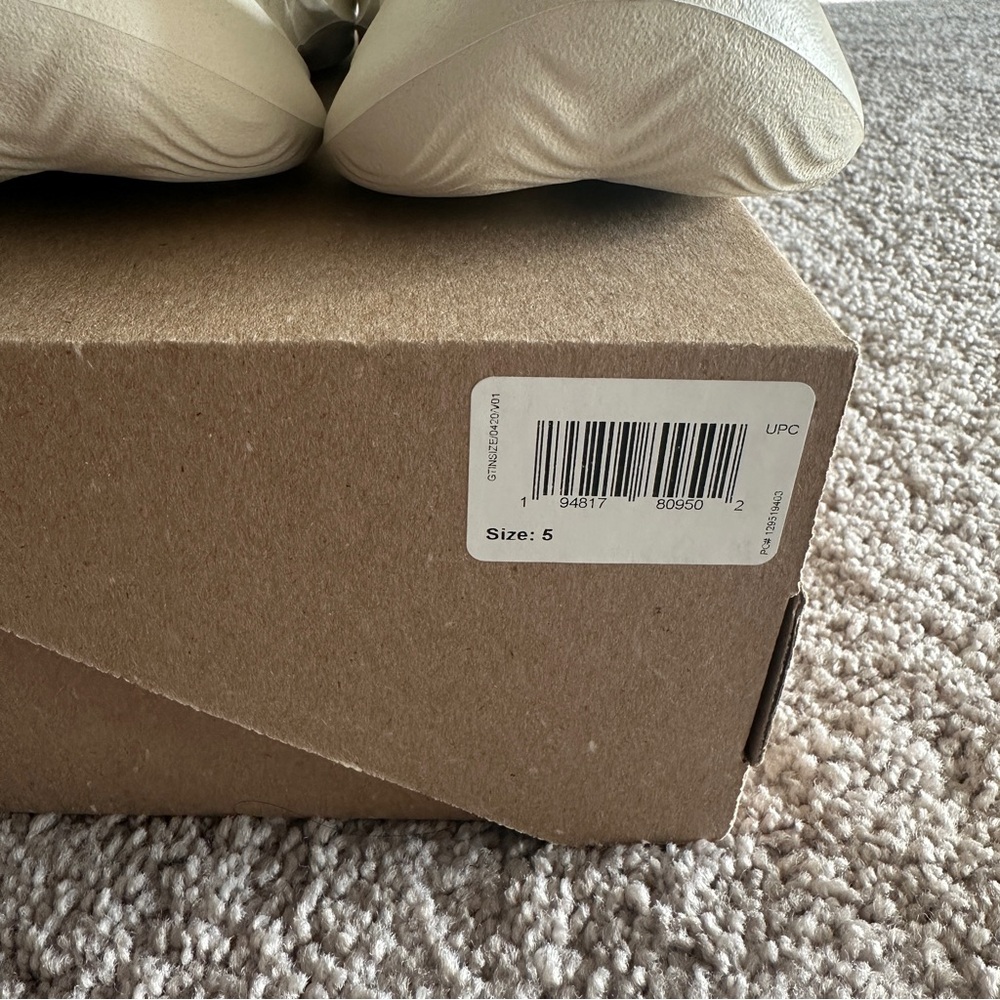 YEEZY Foam RNNR - Picture 7 of 7